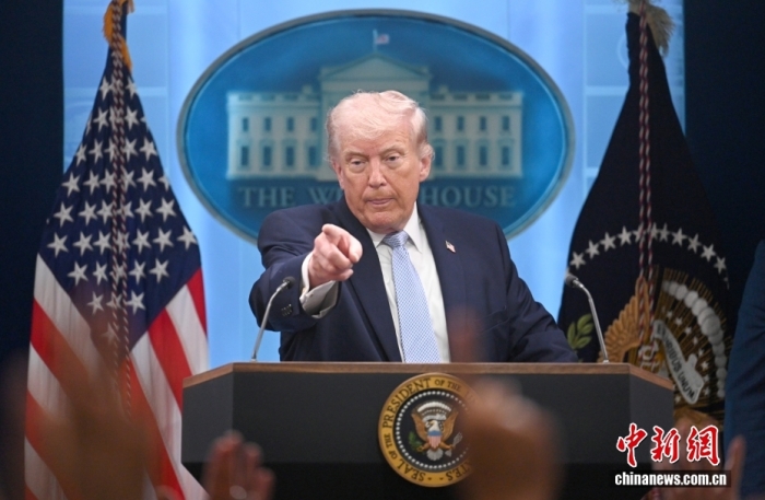 当地时间4月6日，华盛顿，美国总统特朗普就伊朗战事在白宫举行记者会。中新社记者 陈孟统 摄
